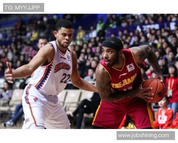 成都篮球队以60分领跑冠军赛积分榜展现强大实力与团队合作精神